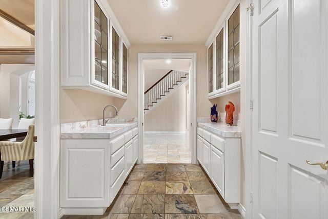 4006 Hunt Club Court, Agoura Hills, CA 91301