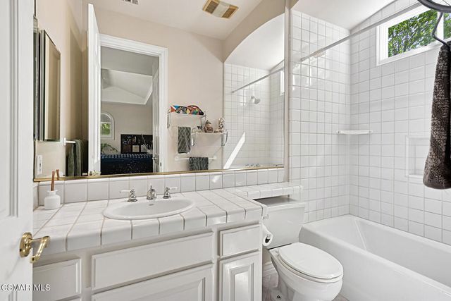 4006 Hunt Club Court, Agoura Hills, CA 91301