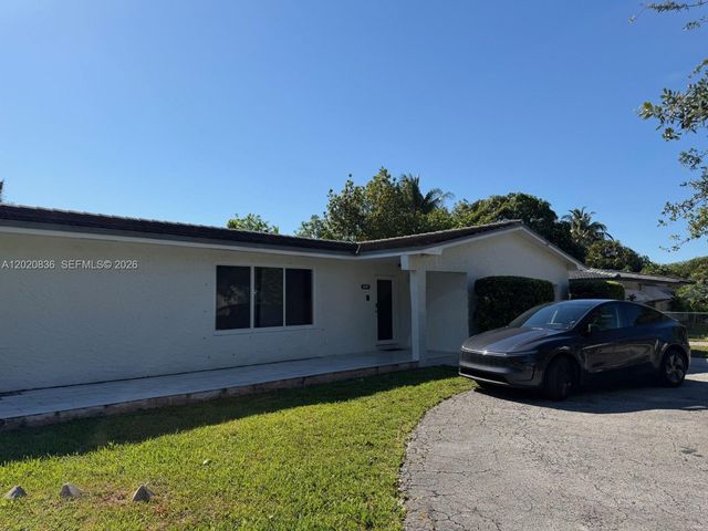 13425 NW 2nd Ave, Miami, FL 33168