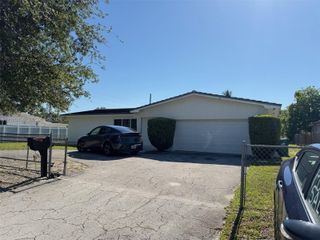 13425 NW 2nd Ave, Miami, FL 33168