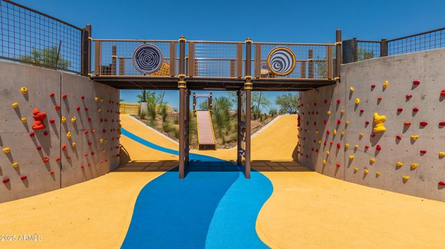 10184 S MINERS RUN Trail, Apache Junction, AZ 85120