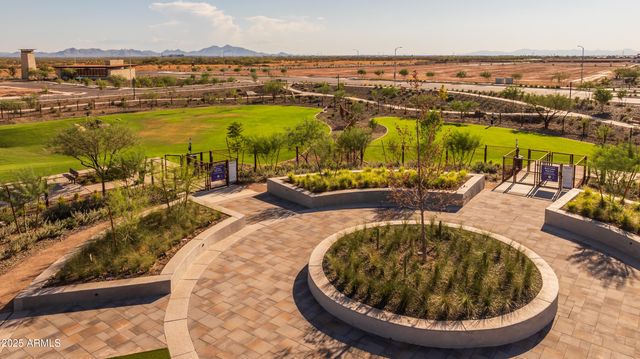 10184 S MINERS RUN Trail, Apache Junction, AZ 85120
