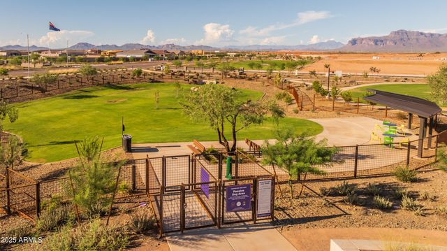 10184 S MINERS RUN Trail, Apache Junction, AZ 85120