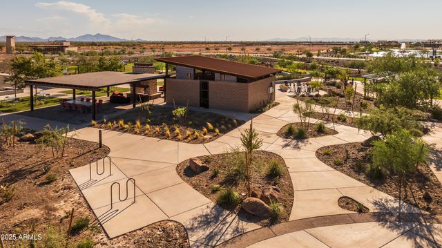 10184 S MINERS RUN Trail, Apache Junction, AZ 85120
