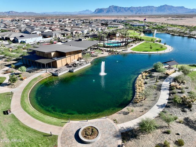 10184 S MINERS RUN Trail, Apache Junction, AZ 85120