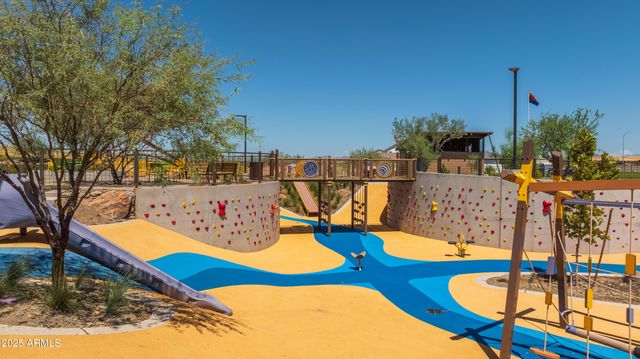 10184 S MINERS RUN Trail, Apache Junction, AZ 85120
