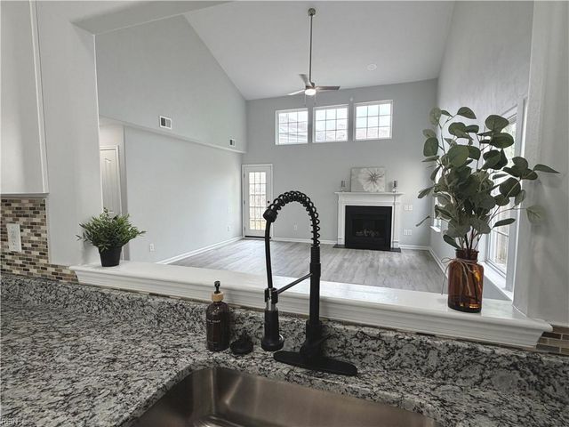 113 Graystone TRCE, Suffolk, VA 23435