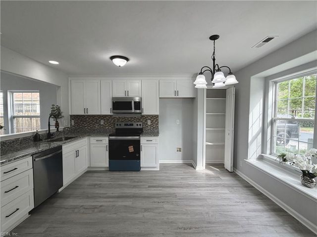 113 Graystone TRCE, Suffolk, VA 23435