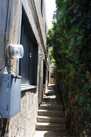 1209 Hyperion Avenue, Los Angeles, CA 90029