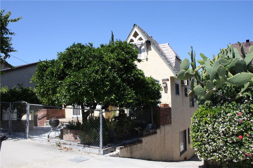 1209 Hyperion Avenue, Los Angeles, CA 90029