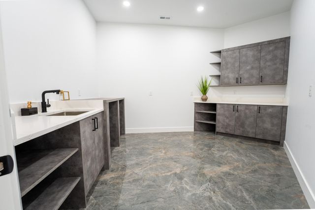 6016 Copper Ridge Street, Nixa, MO 65714