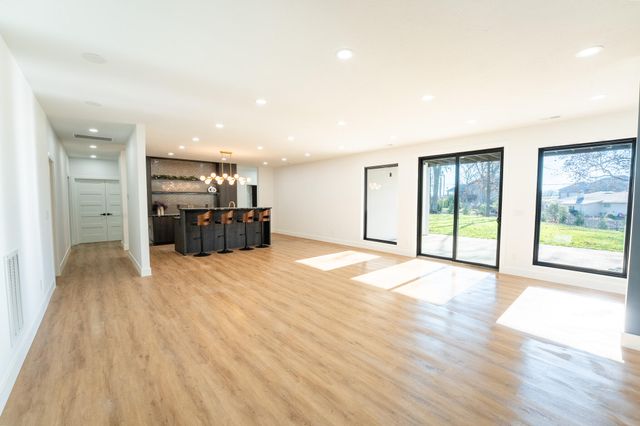 6016 Copper Ridge Street, Nixa, MO 65714