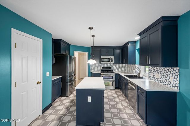 3130 Stonegate Drive, Maumee, OH 43537