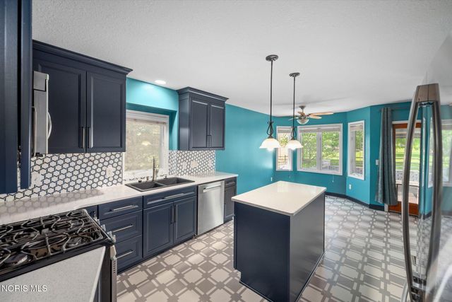 3130 Stonegate Drive, Maumee, OH 43537
