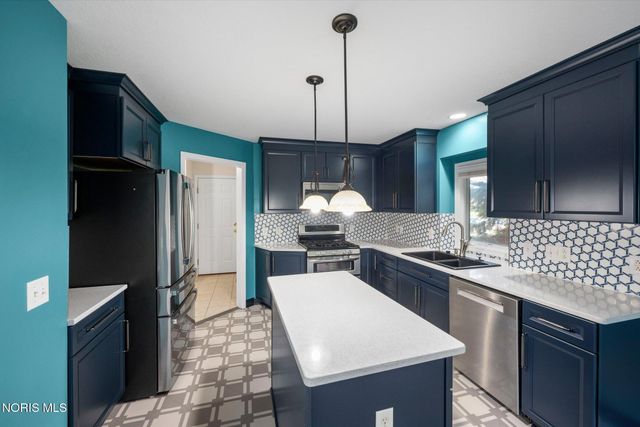 3130 Stonegate Drive, Maumee, OH 43537