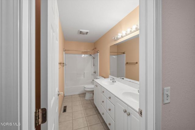 3130 Stonegate Drive, Maumee, OH 43537