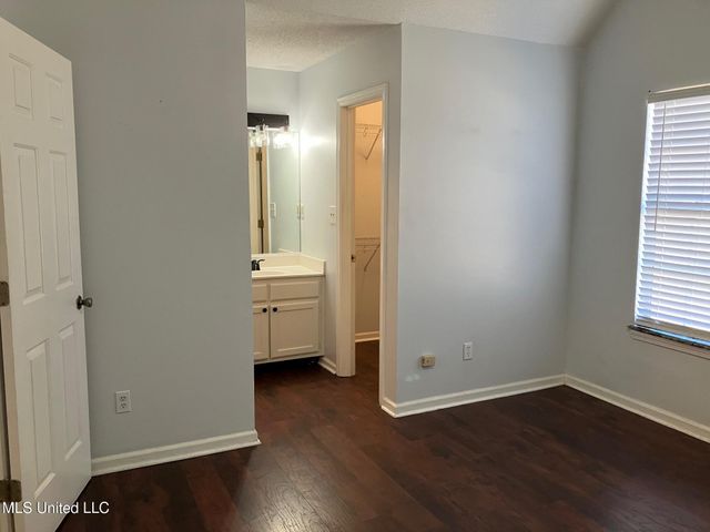 7054 Foxhall Drive, Horn Lake, MS 38637