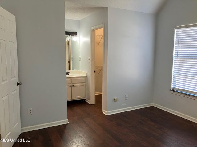 7054 Foxhall Drive, Horn Lake, MS 38637