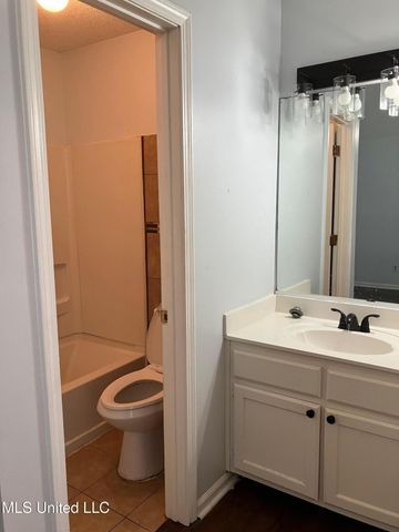 7054 Foxhall Drive, Horn Lake, MS 38637