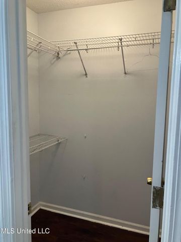 7054 Foxhall Drive, Horn Lake, MS 38637