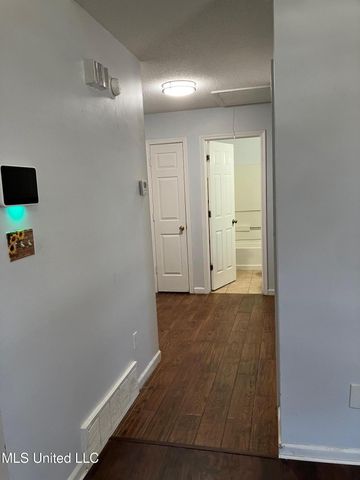 7054 Foxhall Drive, Horn Lake, MS 38637