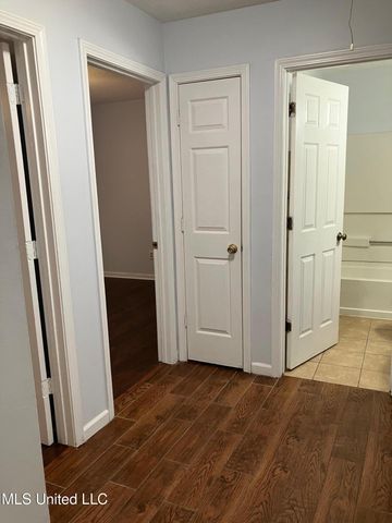 7054 Foxhall Drive, Horn Lake, MS 38637