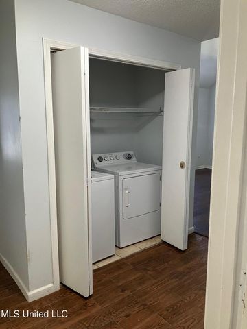 7054 Foxhall Drive, Horn Lake, MS 38637