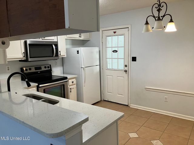 7054 Foxhall Drive, Horn Lake, MS 38637