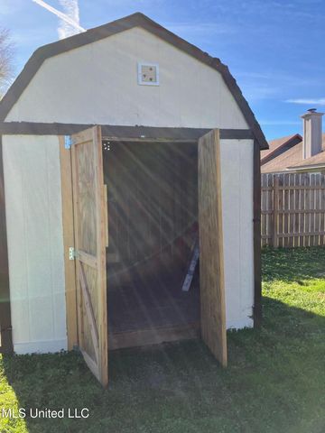 7054 Foxhall Drive, Horn Lake, MS 38637