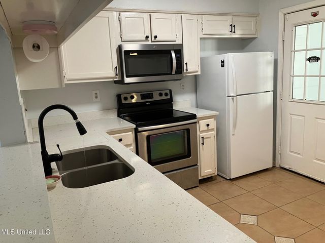 7054 Foxhall Drive, Horn Lake, MS 38637