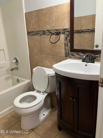 7054 Foxhall Drive, Horn Lake, MS 38637