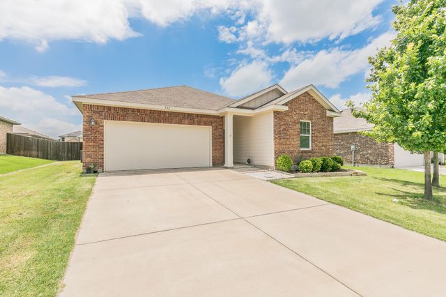 532 S Heights Drive, Crowley, TX 76036