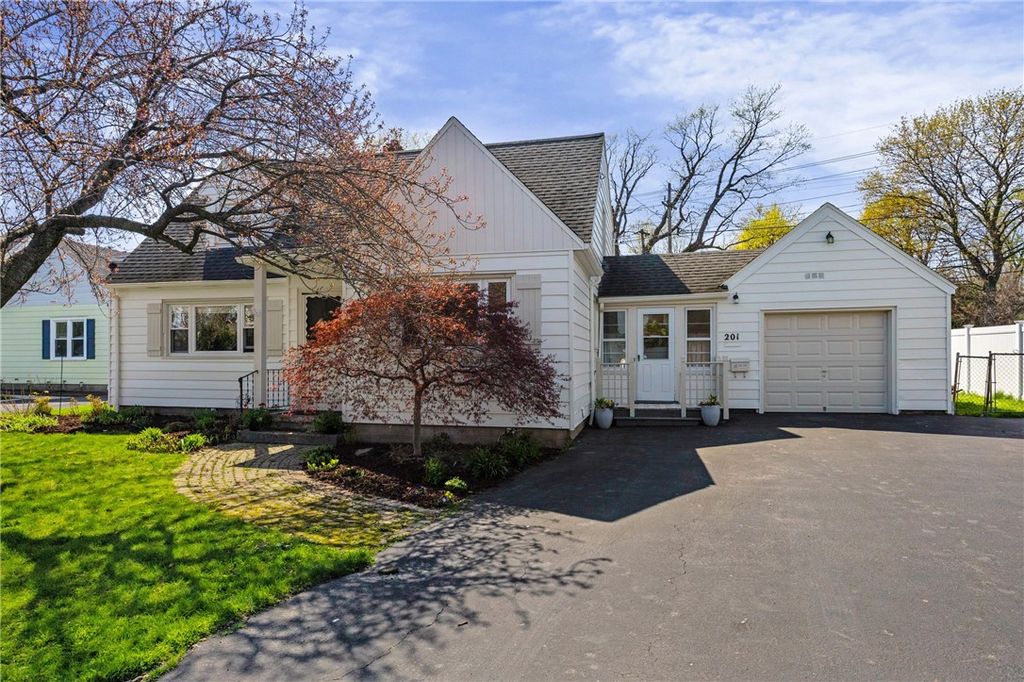 201 Shelford Road, Irondequoit, NY 14609