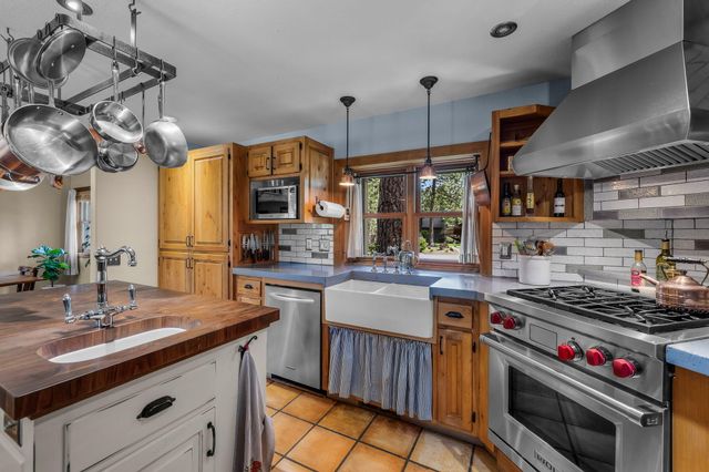 60779 Currant Way, Bend, OR 97702