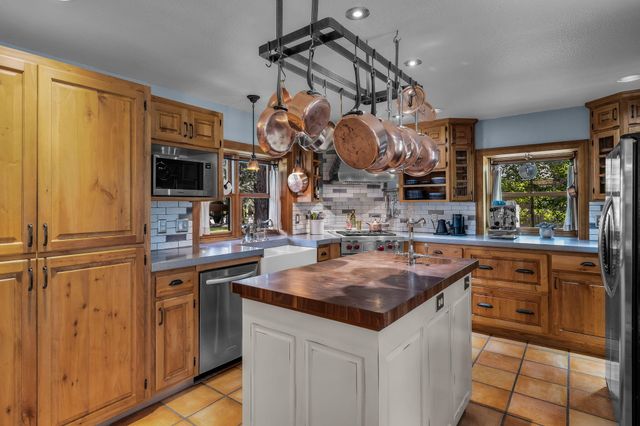 60779 Currant Way, Bend, OR 97702