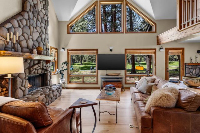 60779 Currant Way, Bend, OR 97702