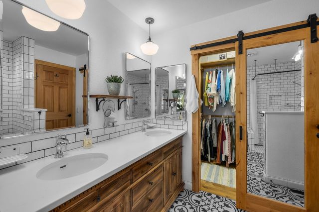 60779 Currant Way, Bend, OR 97702