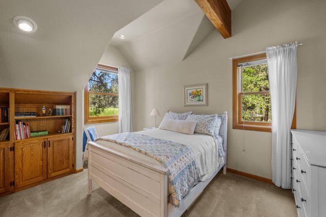 60779 Currant Way, Bend, OR 97702