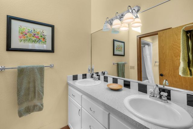 60779 Currant Way, Bend, OR 97702