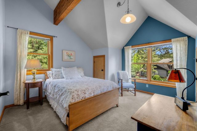60779 Currant Way, Bend, OR 97702