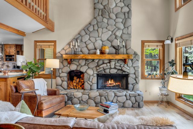 60779 Currant Way, Bend, OR 97702