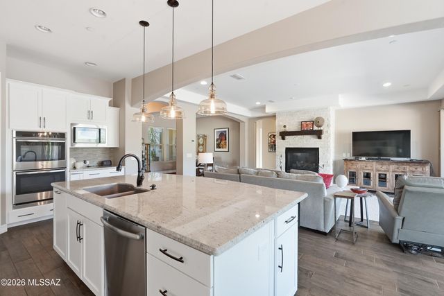 9915 E Goldsmith Place, Tucson, AZ 85749