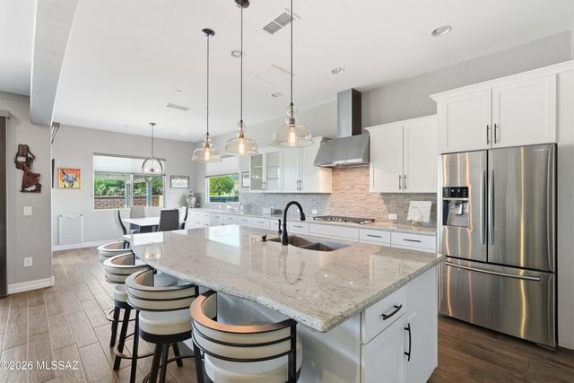9915 E Goldsmith Place, Tucson, AZ 85749