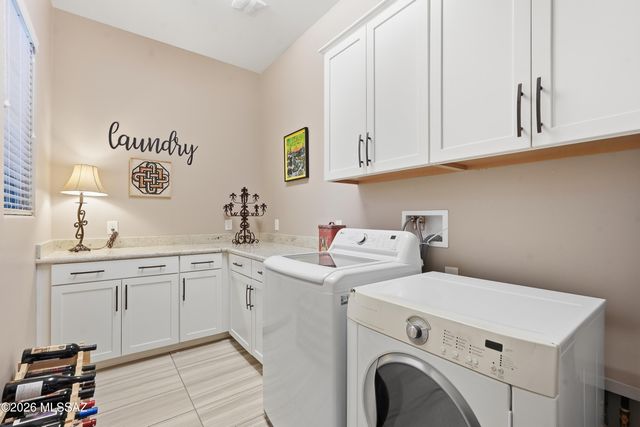 9915 E Goldsmith Place, Tucson, AZ 85749