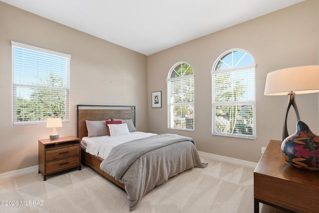 9915 E Goldsmith Place, Tucson, AZ 85749