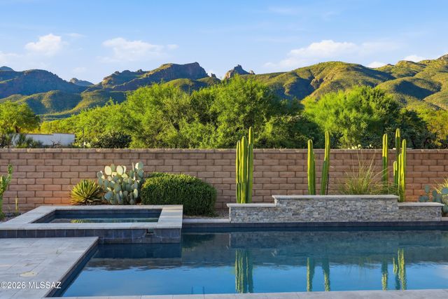 9915 E Goldsmith Place, Tucson, AZ 85749