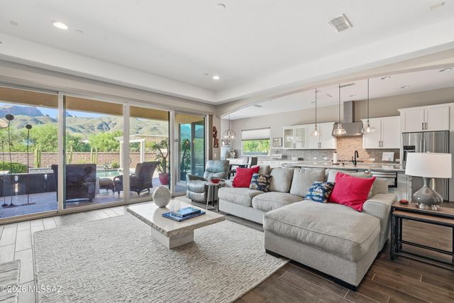 9915 E Goldsmith Place, Tucson, AZ 85749