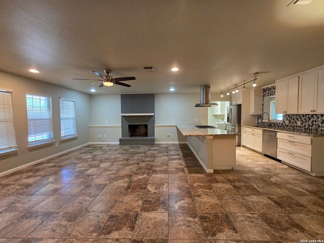 1360 POPPY LN, New Braunfels, TX 78130