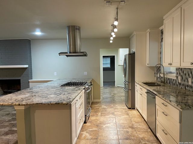 1360 POPPY LN, New Braunfels, TX 78130