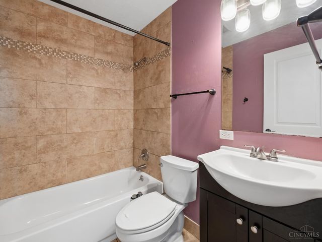 2716 Windon Drive, Colerain Twp, OH 45251